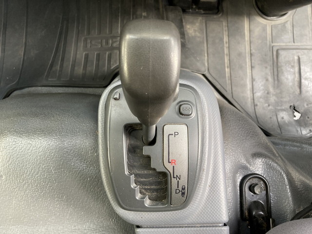 いすゞエルフアルミバン小型（2t・3t）[写真18]