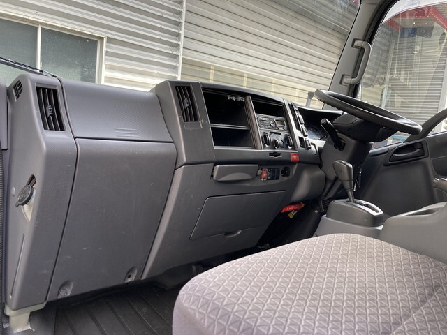 いすゞエルフアルミバン小型（2t・3t）[写真19]