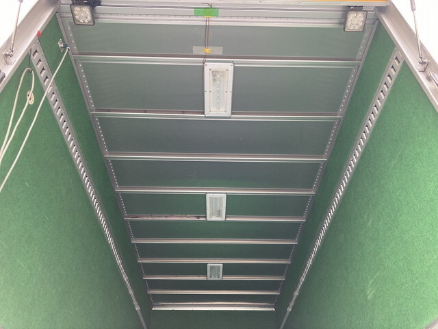 いすゞエルフアルミバン小型（2t・3t）[写真25]