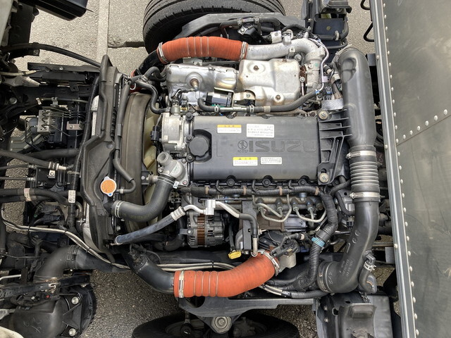 いすゞエルフアルミバン小型（2t・3t）[写真06]