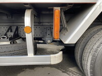 いすゞエルフアルミバン小型（2t・3t）[写真10]