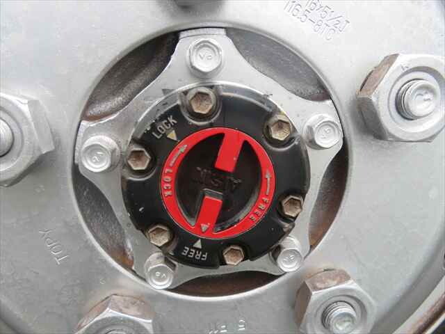 いすゞエルフコンテナ専用車小型（2t・3t）[写真23]