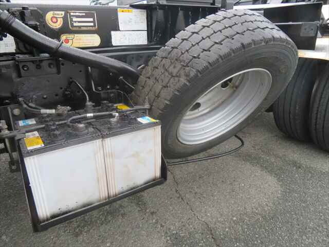 いすゞエルフコンテナ専用車小型（2t・3t）[写真24]