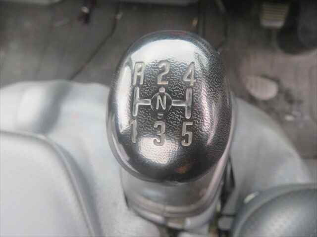 いすゞエルフコンテナ専用車小型（2t・3t）[写真34]