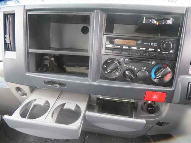 いすゞエルフコンテナ専用車小型（2t・3t）[写真35]