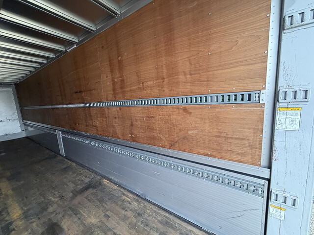 日野プロフィアアルミウイング大型（10t）[写真10]