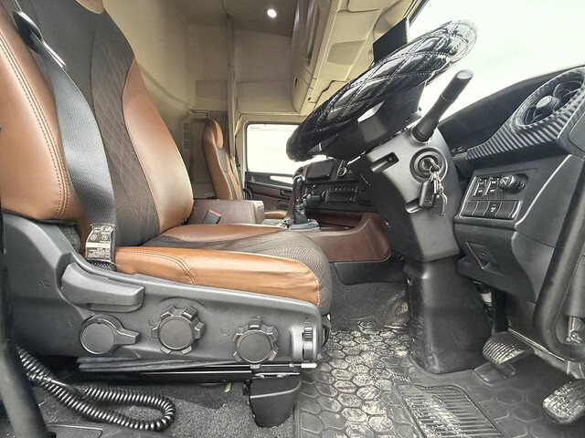 日野プロフィアアルミウイング大型（10t）[写真29]