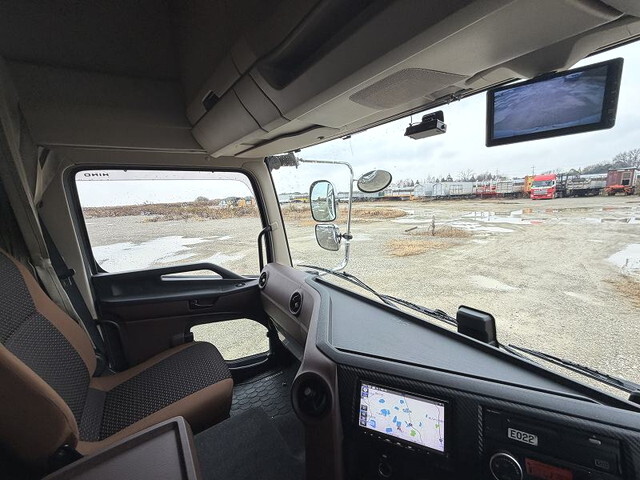 日野プロフィアアルミウイング大型（10t）[写真38]