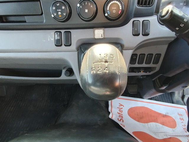 三菱ふそうキャンターダンプ小型（2t・3t）[写真25]