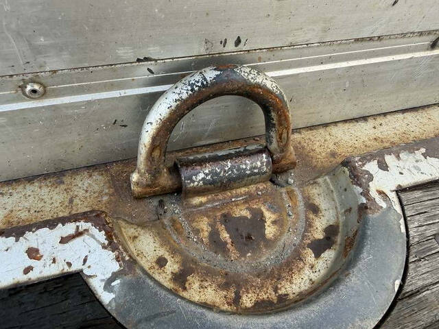 いすゞギガ平ボディ大型（10t）[写真13]