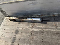 いすゞギガ平ボディ大型（10t）[写真15]