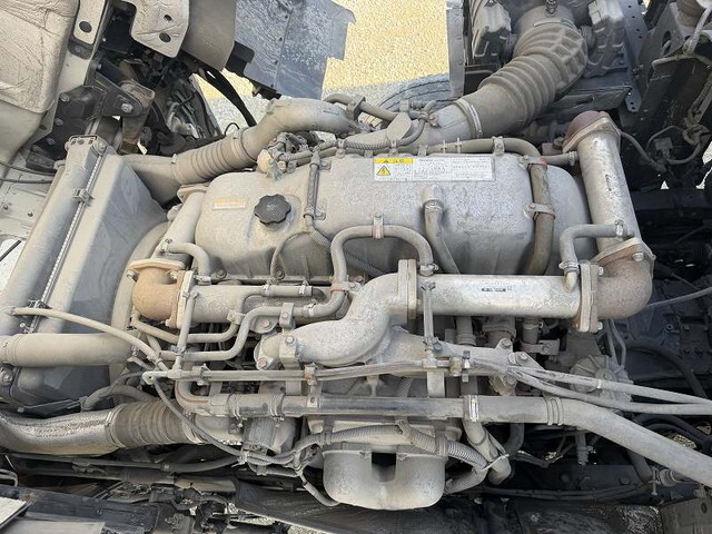 いすゞギガ平ボディ大型（10t）[写真17]