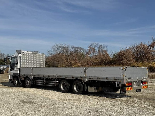 いすゞギガ平ボディ大型（10t）[写真02]