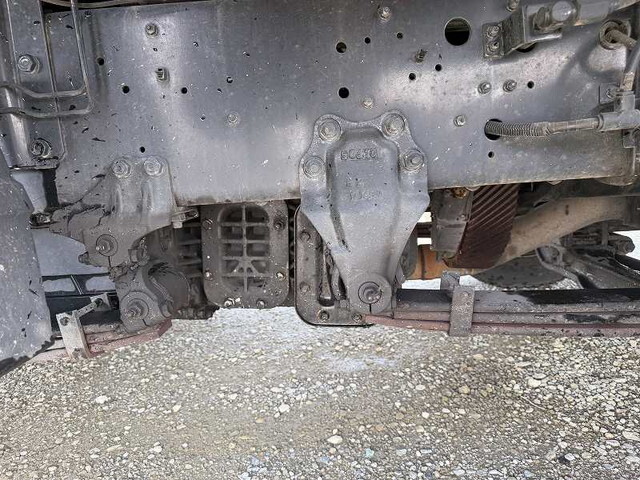 いすゞギガ平ボディ大型（10t）[写真21]