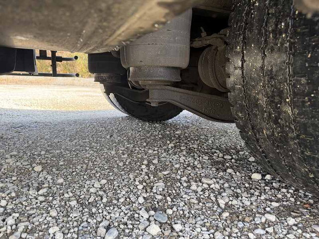 いすゞギガ平ボディ大型（10t）[写真25]