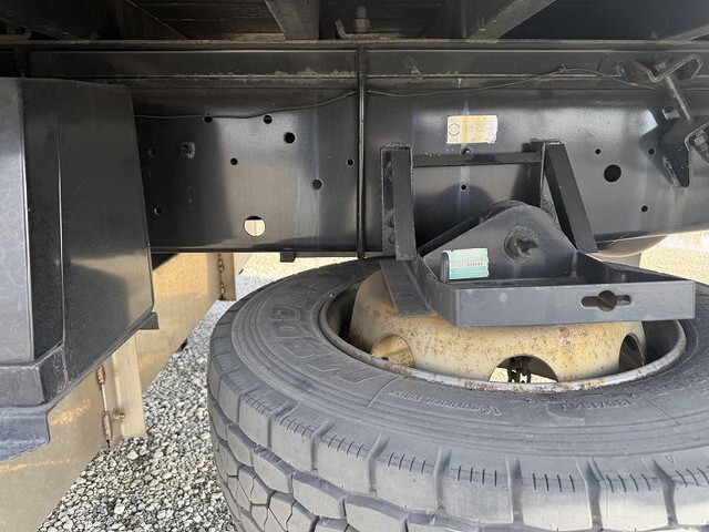 いすゞギガ平ボディ大型（10t）[写真27]