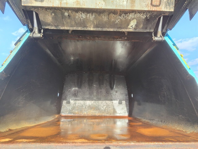 三菱ふそうキャンターパッカー車（塵芥車）小型（2t・3t）[写真11]