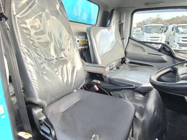 三菱ふそうキャンターパッカー車（塵芥車）小型（2t・3t）[写真23]