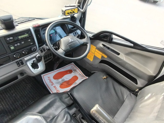 三菱ふそうキャンターパッカー車（塵芥車）小型（2t・3t）[写真25]