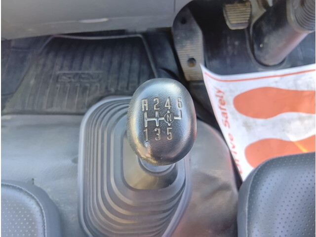 いすゞフォワードクレーン4段中型（4t）[写真26]