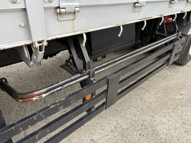 日野プロフィア平ボディ大型（10t）[写真15]