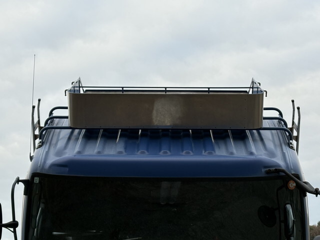 日野プロフィア平ボディ大型（10t）[写真34]