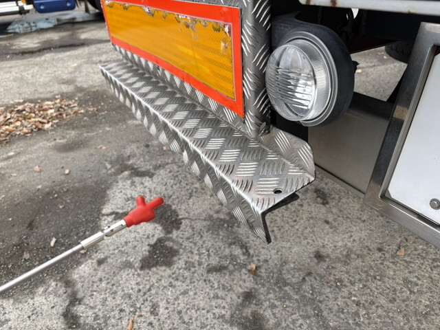 日野プロフィア平ボディ大型（10t）[写真39]