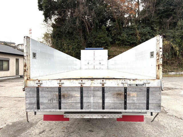 日野プロフィア平ボディ大型（10t）[写真08]