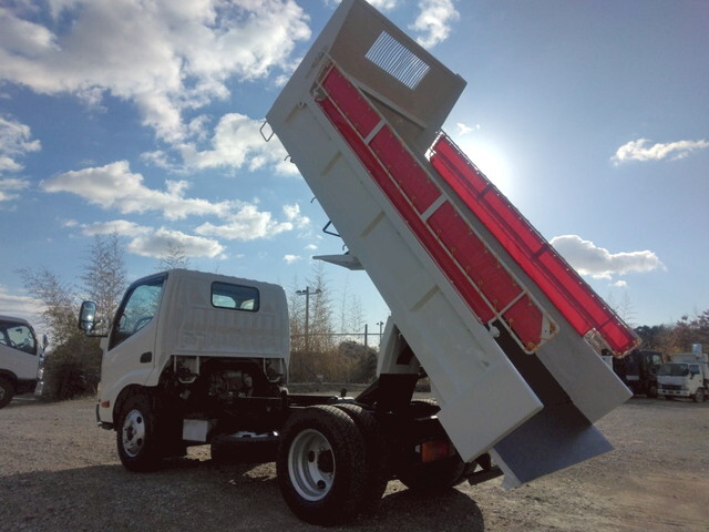 日野デュトロダンプ小型（2t・3t）[写真02]