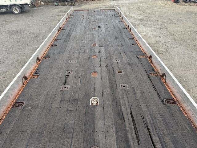 UDトラックスクオンヒップリフター大型（10t）[写真13]