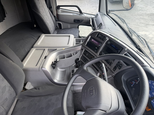 UDトラックスクオンヒップリフター大型（10t）[写真34]