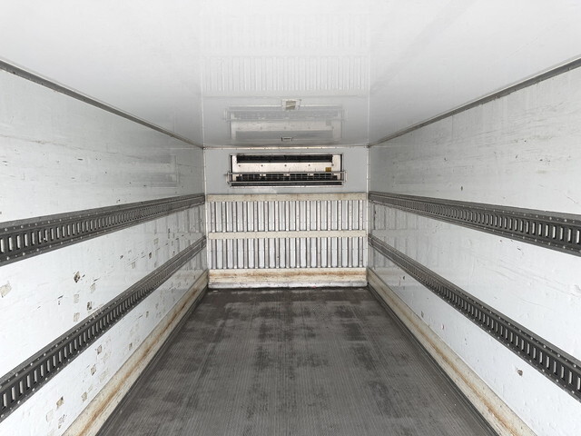 いすゞフォワード冷凍車（冷蔵車）中型（4t）[写真12]