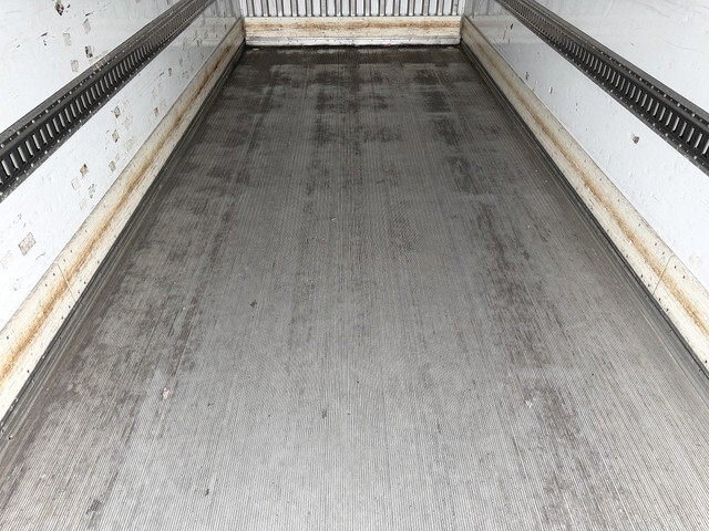 いすゞフォワード冷凍車（冷蔵車）中型（4t）[写真13]