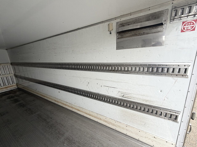 いすゞフォワード冷凍車（冷蔵車）中型（4t）[写真15]