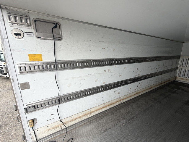 いすゞフォワード冷凍車（冷蔵車）中型（4t）[写真16]