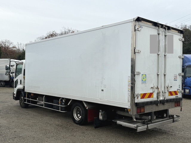 いすゞフォワード冷凍車（冷蔵車）中型（4t）[写真02]