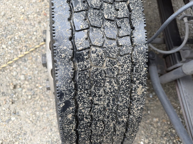 いすゞフォワード冷凍車（冷蔵車）中型（4t）[写真21]