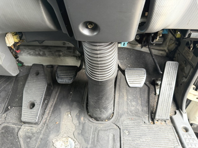 いすゞフォワード冷凍車（冷蔵車）中型（4t）[写真32]