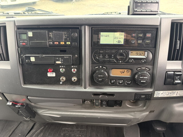 いすゞフォワード冷凍車（冷蔵車）中型（4t）[写真35]