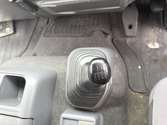 いすゞフォワード冷凍車（冷蔵車）中型（4t）[写真36]