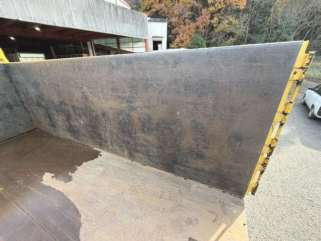 三菱ふそうキャンターダンプ小型（2t・3t）[写真09]