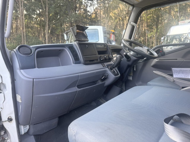 三菱ふそうキャンターバキュームカー小型（2t・3t）[写真17]