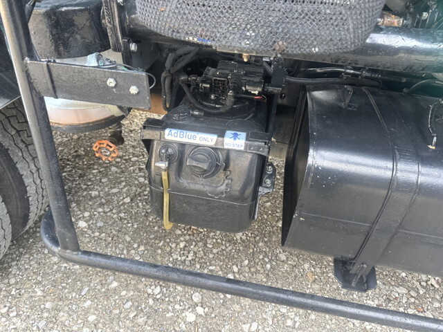 三菱ふそうキャンターバキュームカー小型（2t・3t）[写真20]