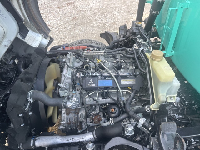 三菱ふそうキャンターバキュームカー小型（2t・3t）[写真35]