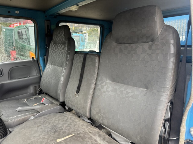 いすゞエルフダブルキャブ・ダンプ小型（2t・3t）[写真12]