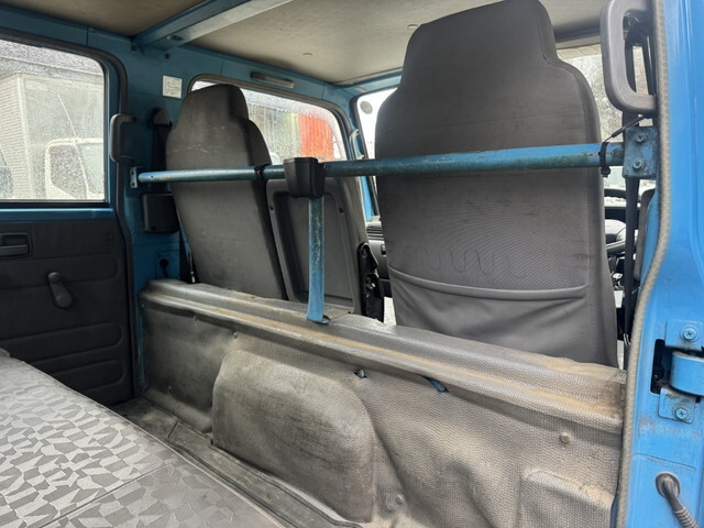 いすゞエルフダブルキャブ・ダンプ小型（2t・3t）[写真14]