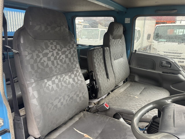 いすゞエルフダブルキャブ・ダンプ小型（2t・3t）[写真16]