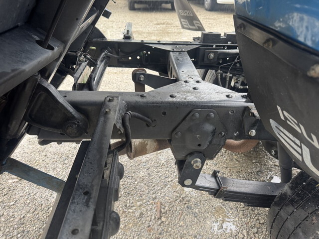 いすゞエルフダブルキャブ・ダンプ小型（2t・3t）[写真28]