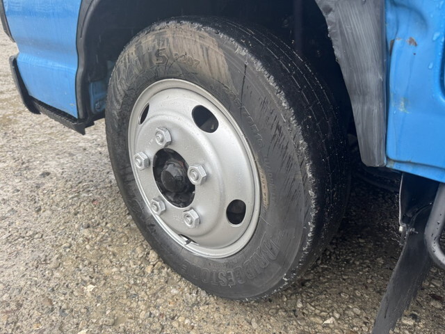 いすゞエルフダブルキャブ・ダンプ小型（2t・3t）[写真31]