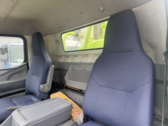 三菱ふそうキャンターバキュームカー小型（2t・3t）[写真14]